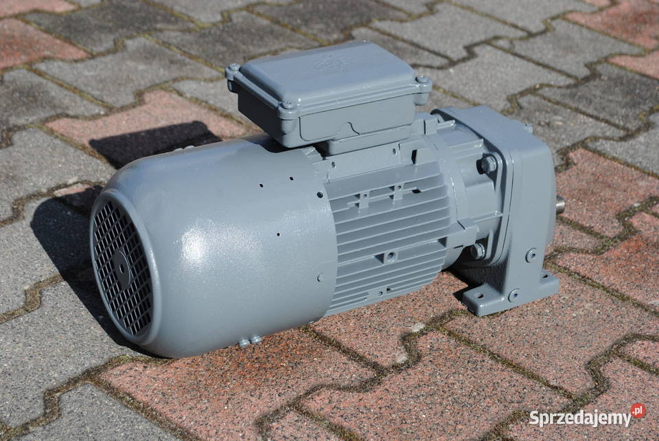 Motoreduktor 11kw 779obrmin z obcym chlodzeniem Kargowa