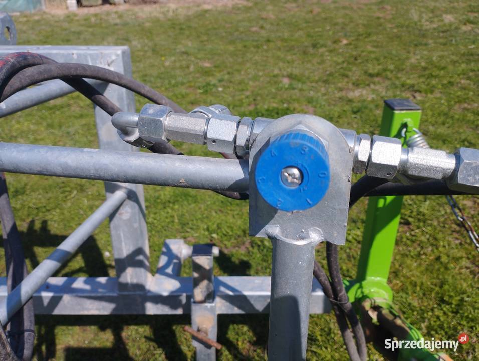 Pielnik hydrauliczny boczny podkoronowy Obsypniki i pielniki Nowa Słupia