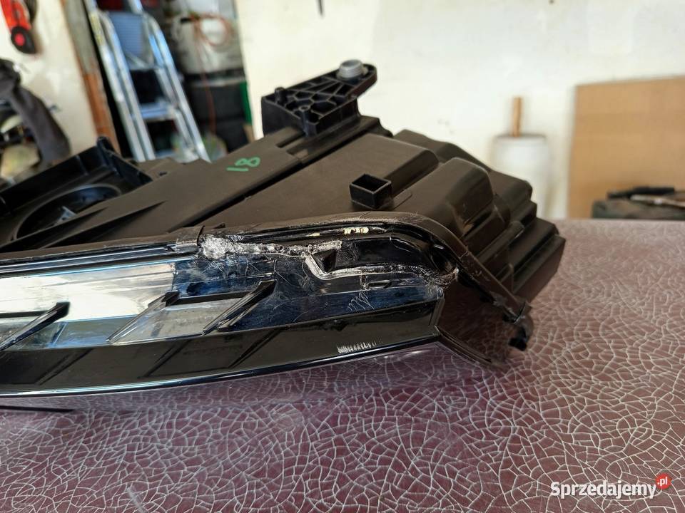 Lampa przednia prawa Skoda Octavia 3 lift full Bolesławiec