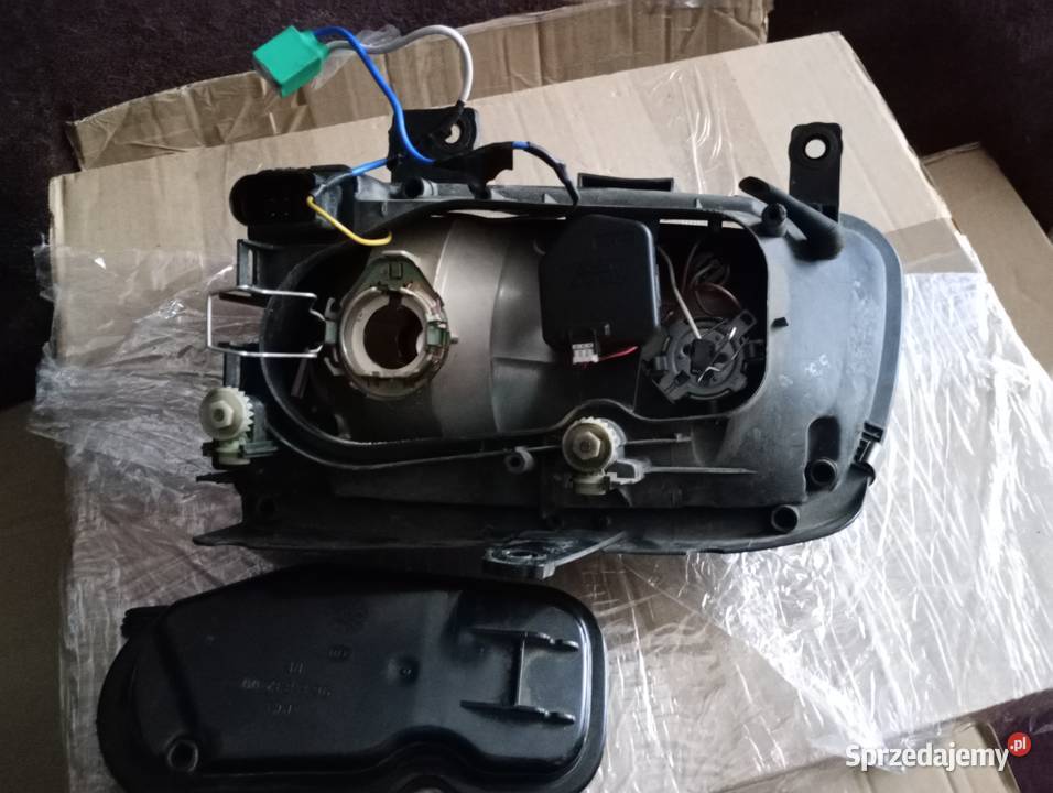 Cztery lampy Hella przód VW Polo 6n2 łódzkie Kutno