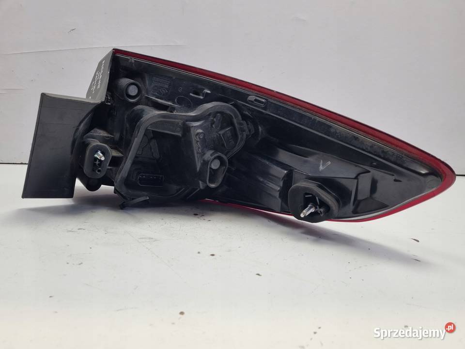 Renault Megane III kombi TYLNIA TYLNA LAMPA LEWA osobowe