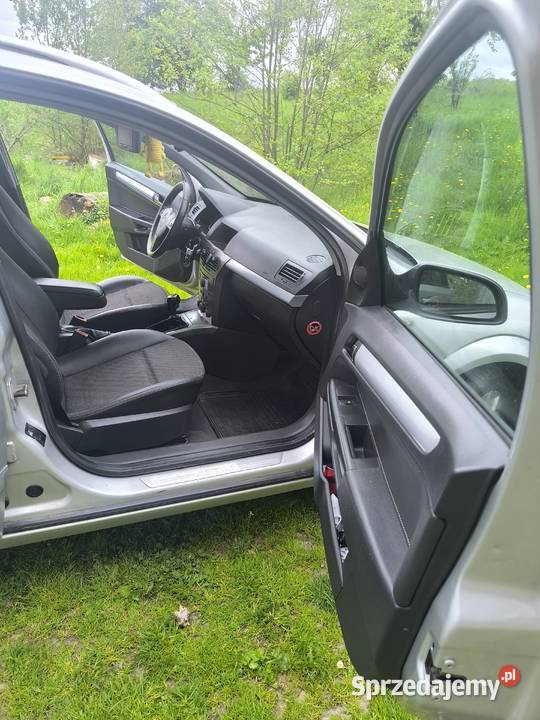 sprzedam opla astrę 16 benzyna Brzozów