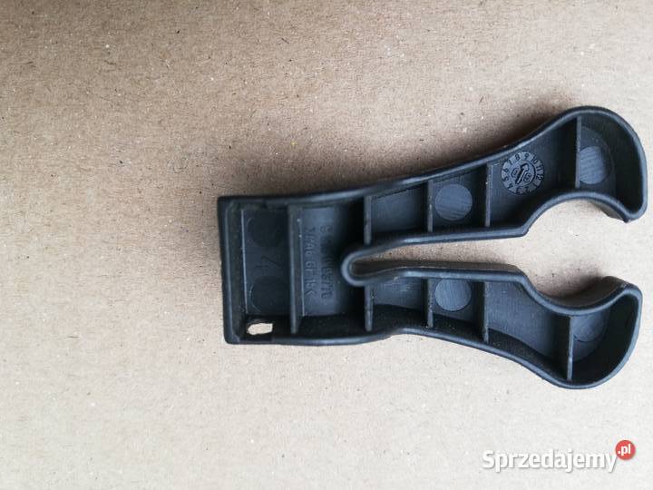 Zaczepy spinki rolety bagażnika Astra h kombi Szydłowiec sprzedam