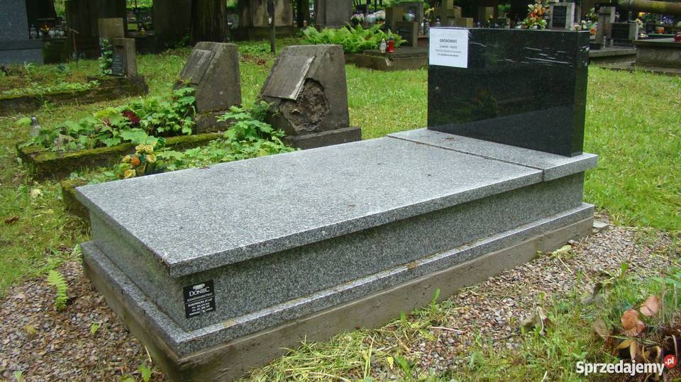 Nowy grobowiec - cmentarz Rakowice Prandoty