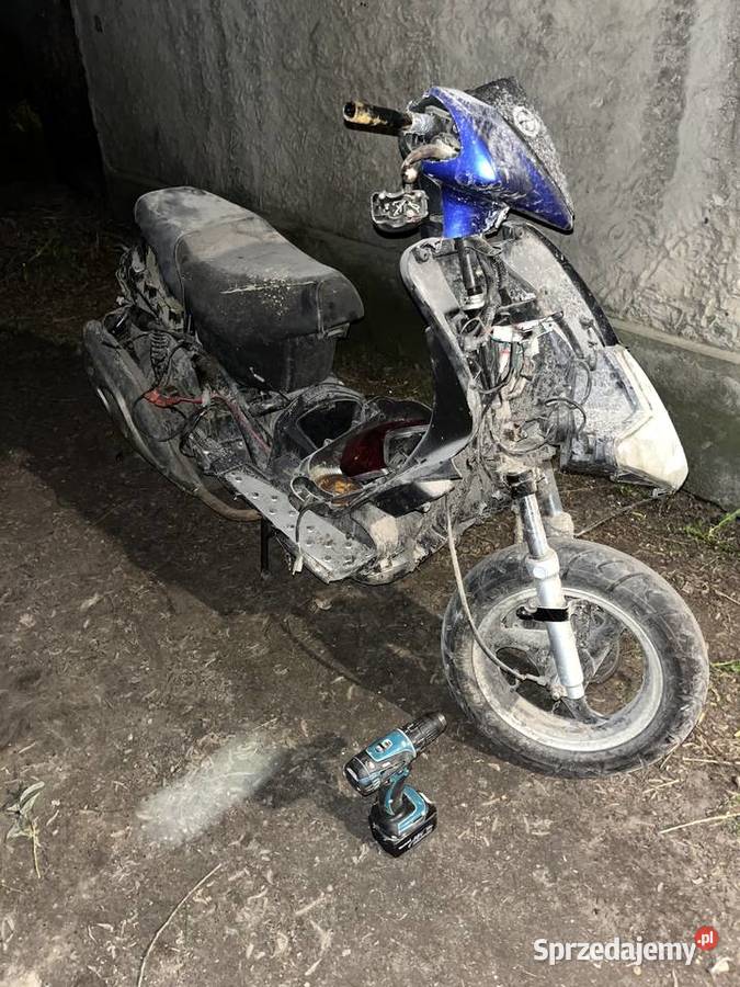 Skuter 50 4t w całości na części Samborowice