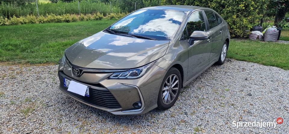 Sprzedam Toyotę Corolla sedan 15 Comfort 2022 Toyota Wrocław sprzedam