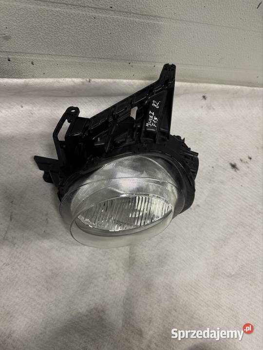 Lampa lewy przód Nissan Juke I F15 1014 osobowe Jasienica