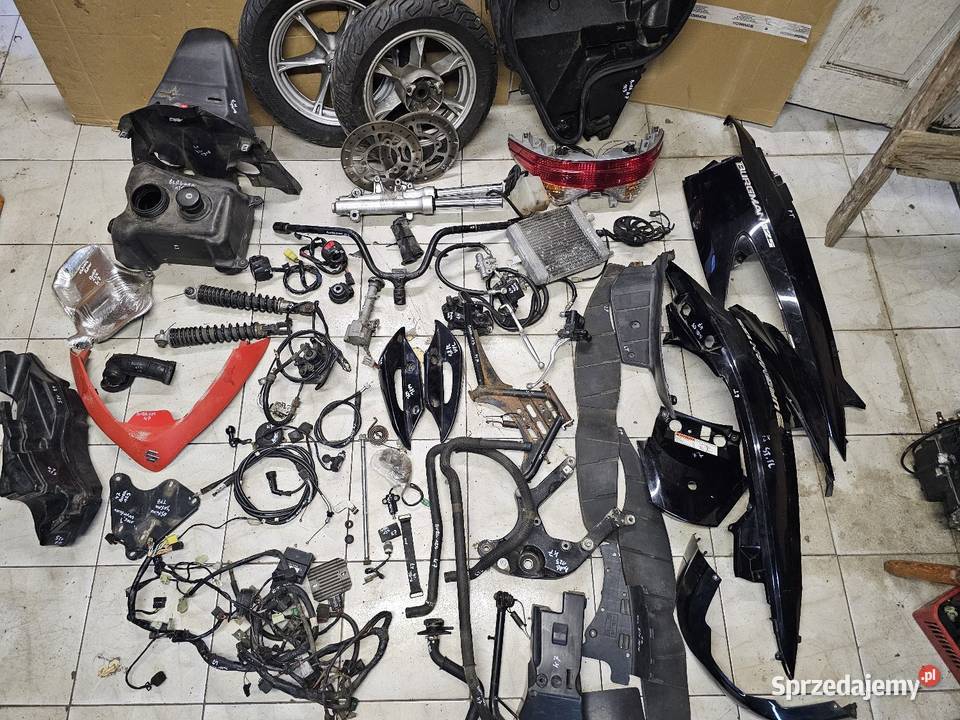 Suzuki Burgman 125 k7 części owiewki bak koło Jelenia Góra