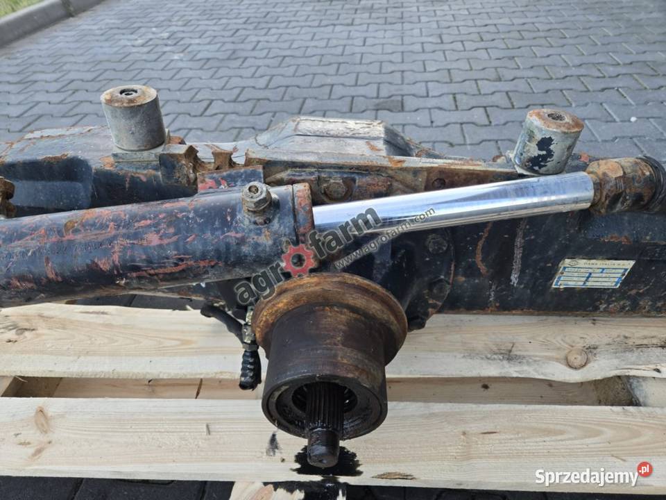 Przedni most Massey Ferguson 8250 Dana AG 200 Byków