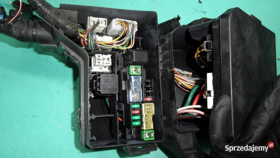 QASHQAI I J10 LIFT 15 DCI 10r skrzynka Układ elektryczny, zapłon