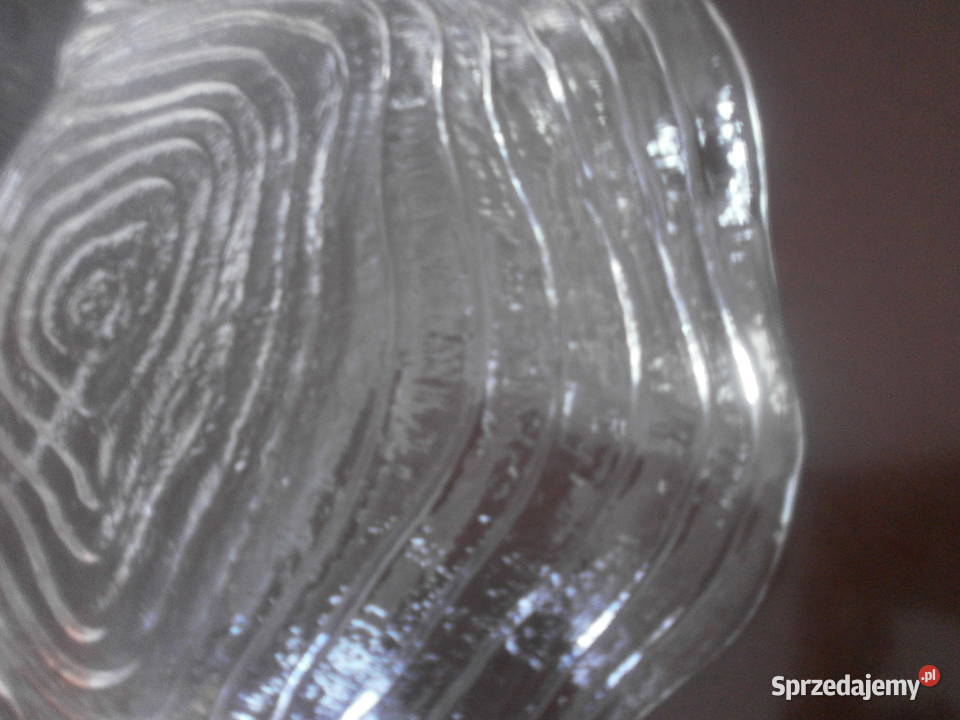 duży talerz deserowy falisty przezroczysty