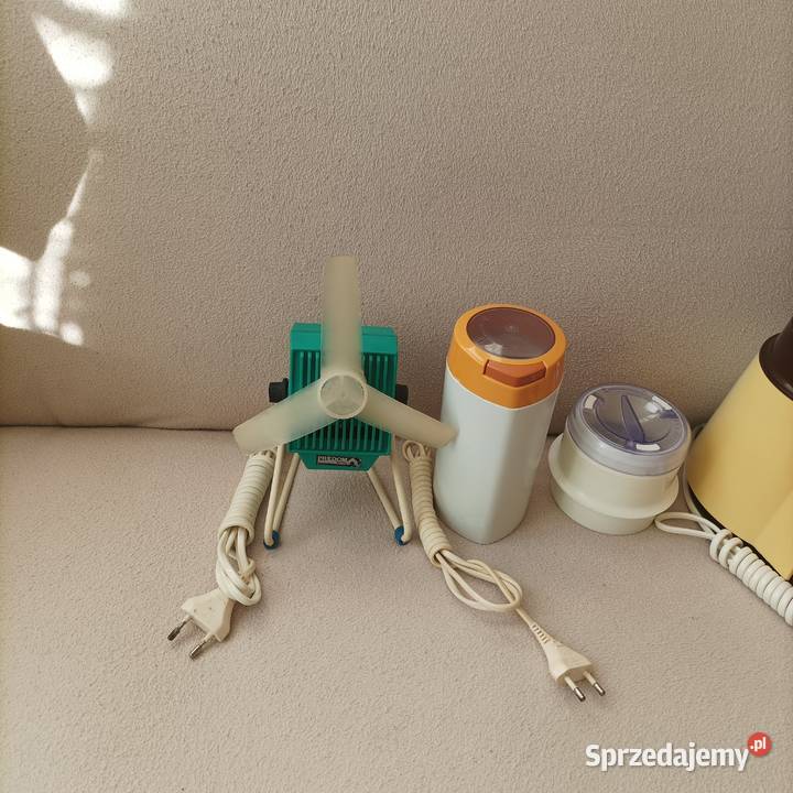 Zestaw starych zabytkowych sprzętów AGD z PRLu Stronie Śląskie