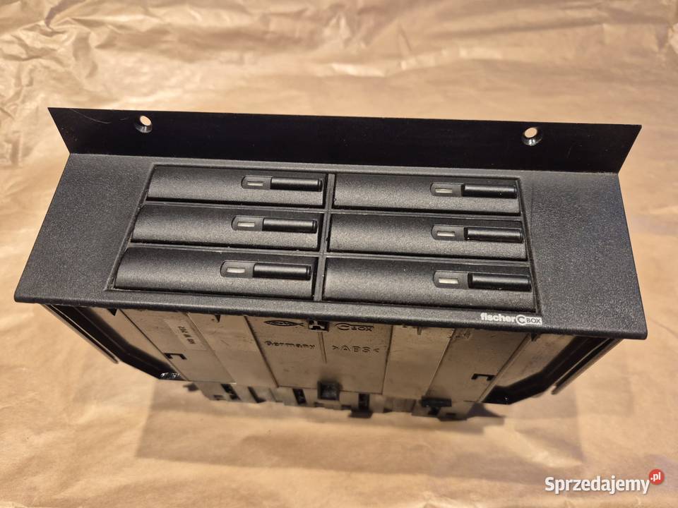Schowek na kasety Mercedes W202 Fisher Box osobowe Części samochodowe pomorskie Słupsk