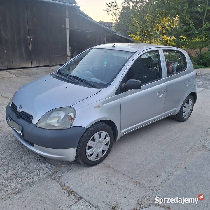 Toyota yaris 10 benzyna 2001r benzyna Toyota Dębica