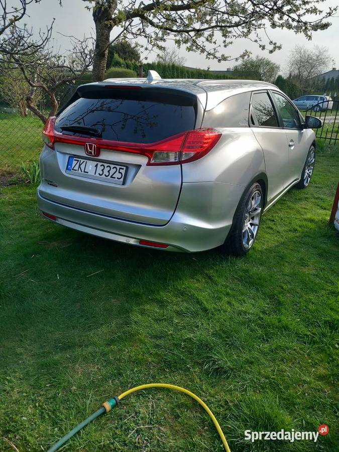 Samochód osobowy honda civic kombi 2014 r srebrny Honda Kołobrzeg