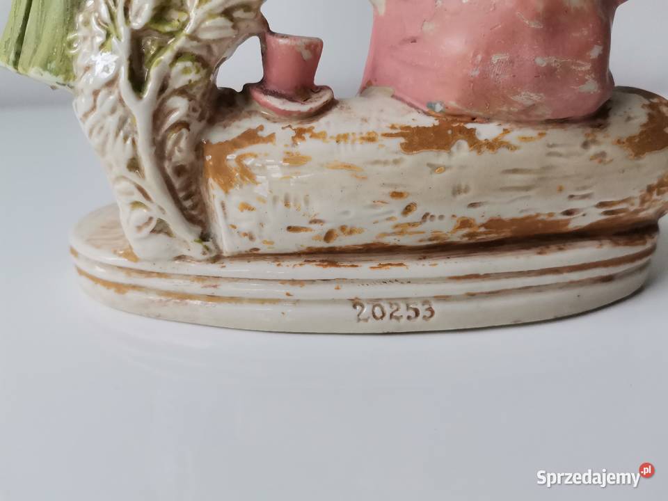 Stara przedwojenna figurka porcelanowa