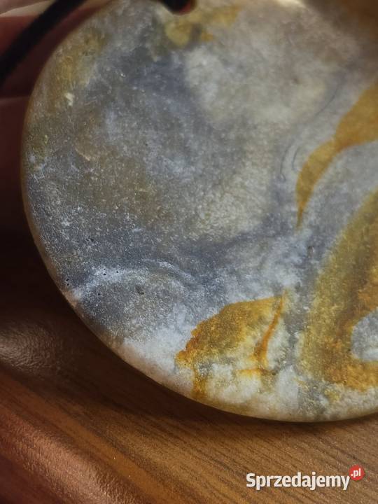 Naszyjnik z żywicy epoksydowej wisior kamień Legnica