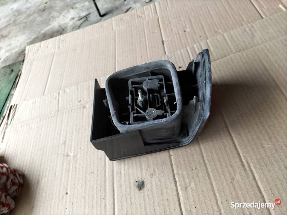 XANTIA LAMPA TYŁ PRAWA BŁOTNIK Kamień-Kolonia