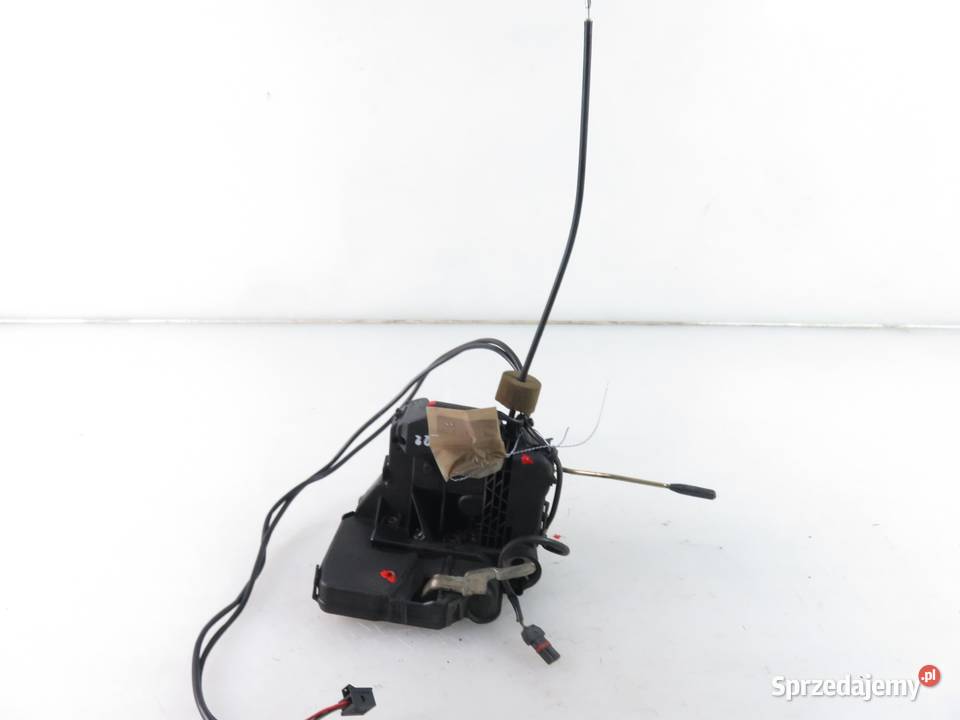 ZAMEK LEWY PRZEDNI MERCEDES 211 5 PIN