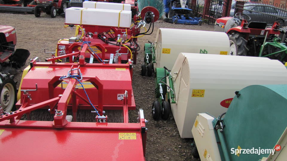 Zamiatarka z koszem napęd hydrauliczny traktor sprzedam