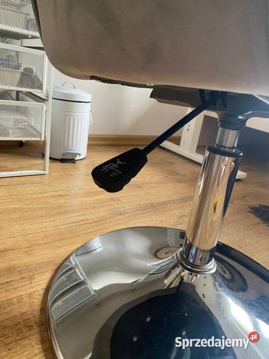 FOTEL HR804CN TAPICEROWANY WELUREM Z OZDOBNYMI 55cm Wrocław