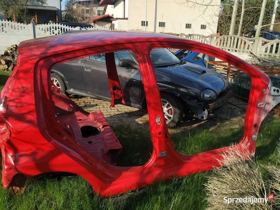 Sprzedam dach i tył Toyoty Aygo I Boronów