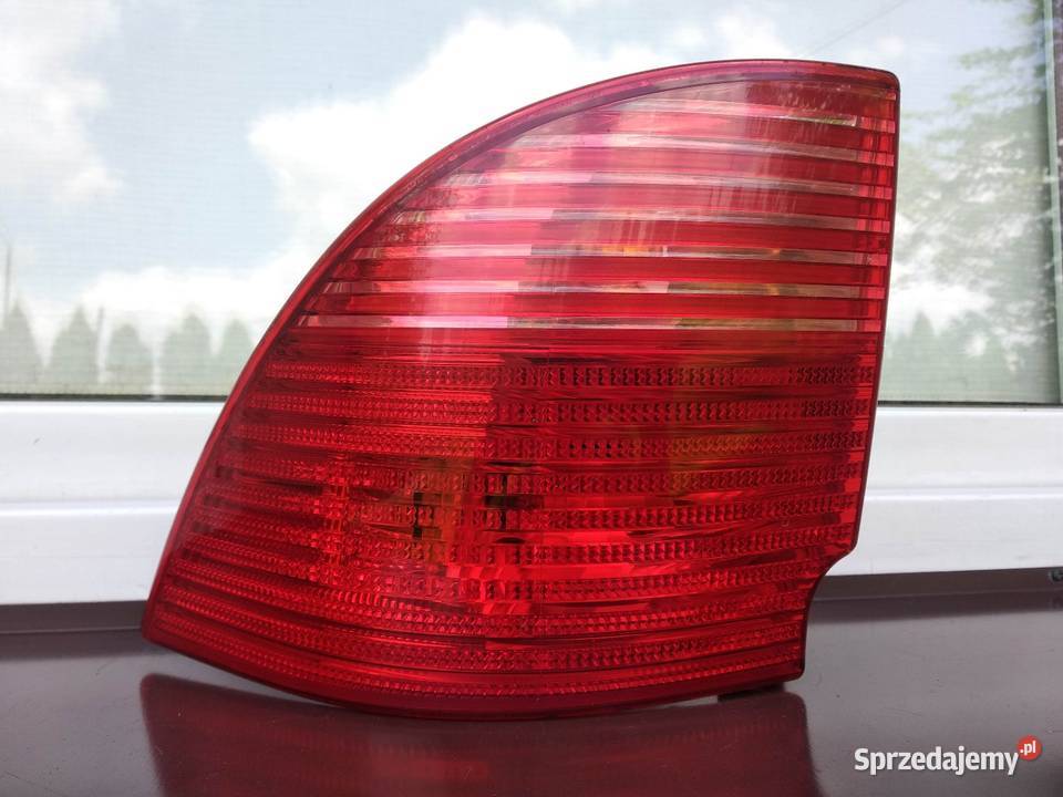 Saab 95 kombi lampa tył tylna lewa w błotnik sprzedam