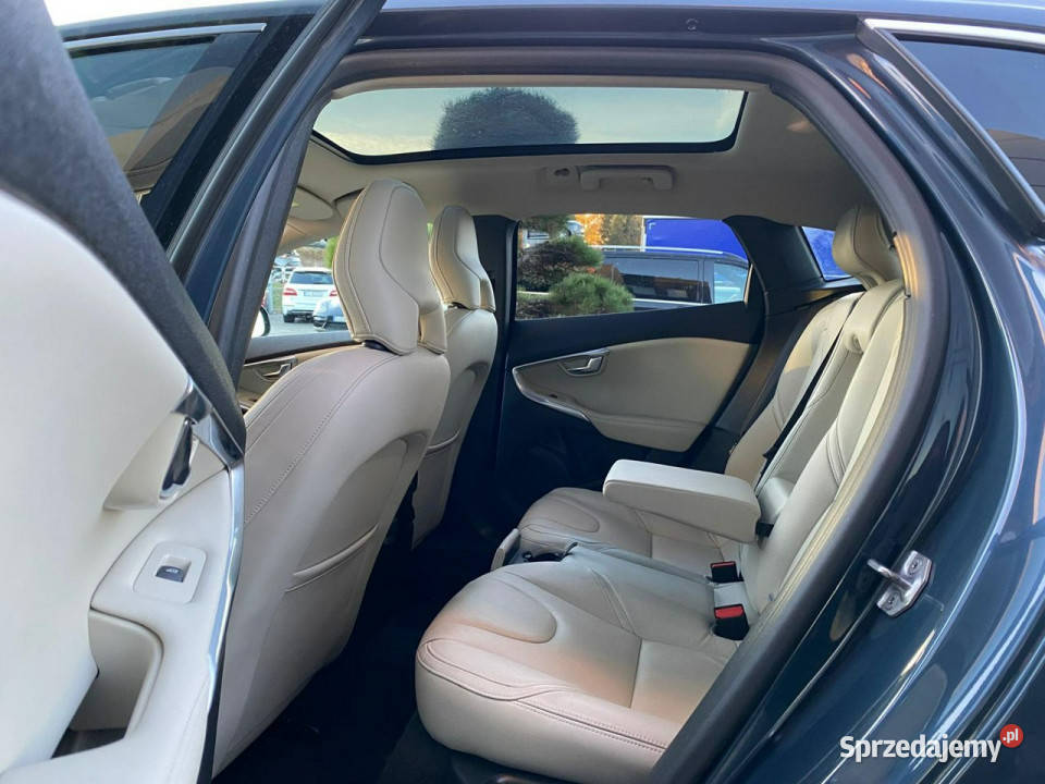 Volvo V40 LED panorama podgrz fot PDC navi centralny zamek Żory sprzedam