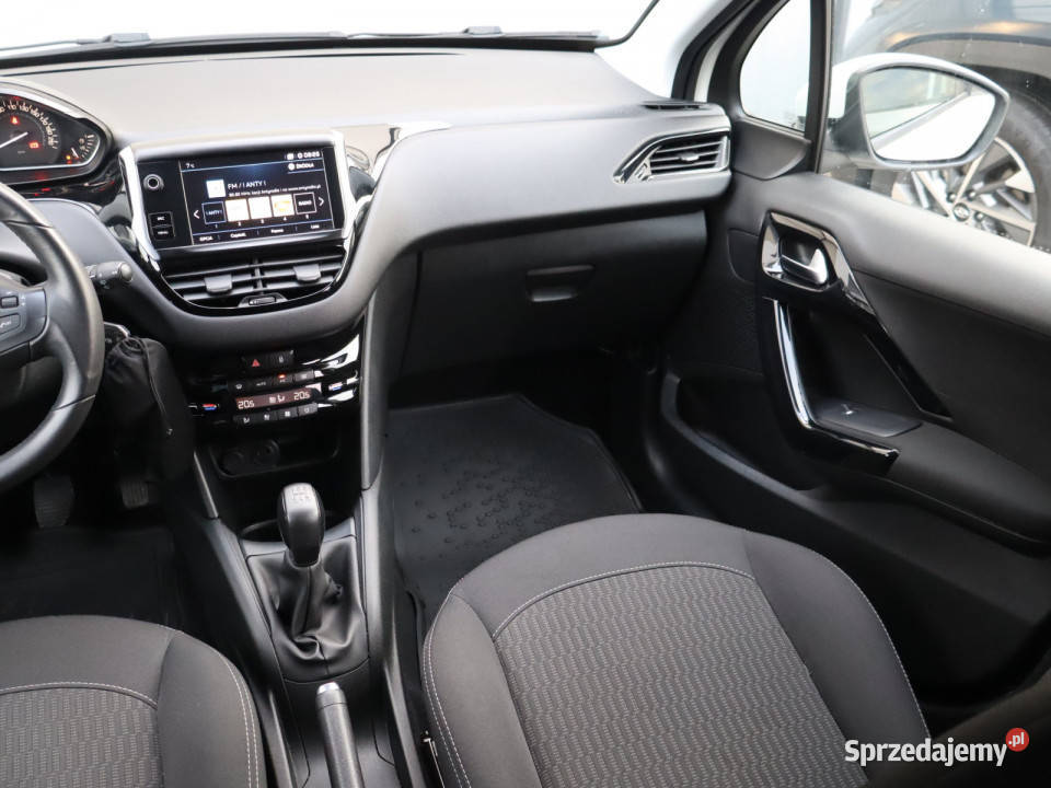 Peugeot 208 12 PureTech isofix Katowice