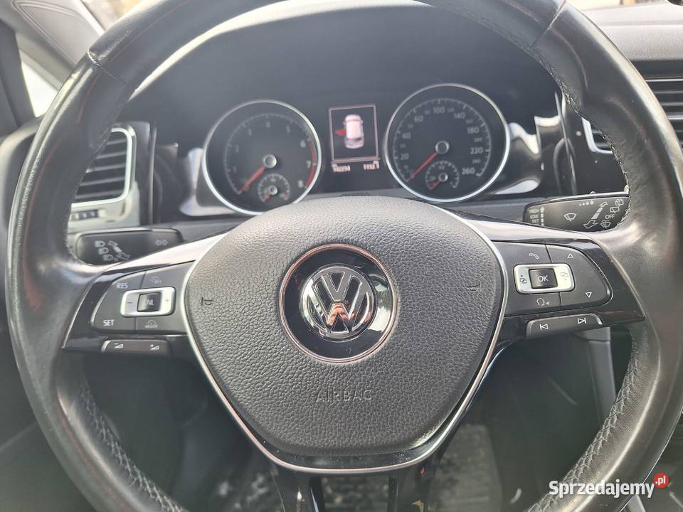 Volkswagen Golf 14 TSI BMT Highline Salon lakier metallic Wiktorów sprzedam