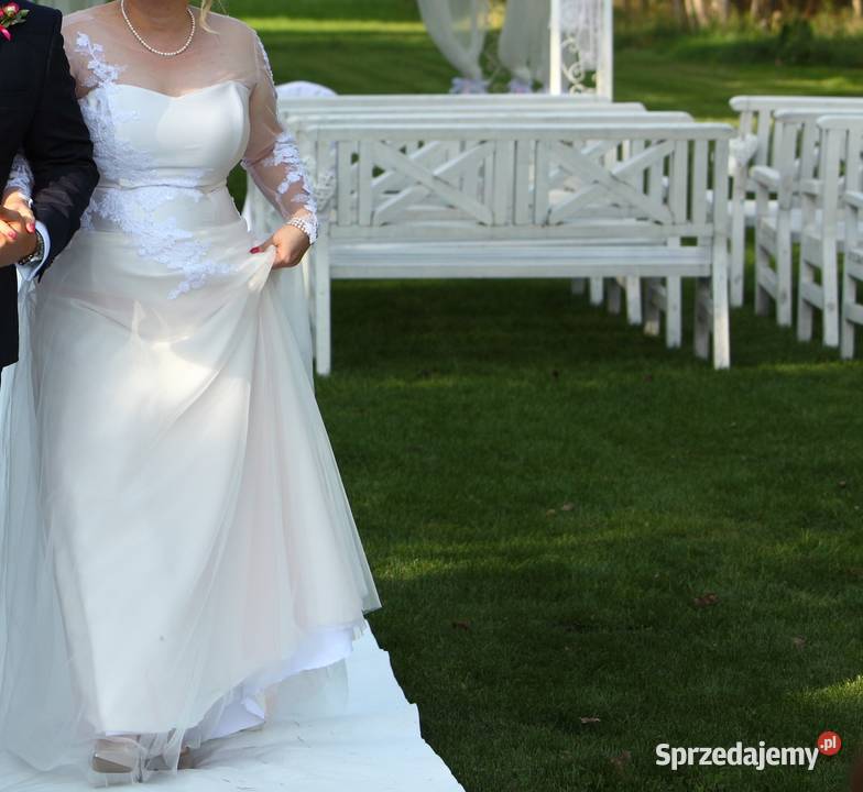 Suknia ślubna w stylu klasycznym elegancka mazowieckie