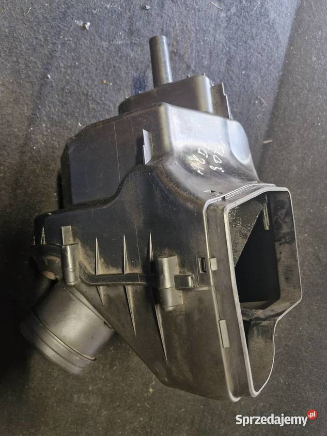 Obudowa Filtra Powietrza Prawa Audi A8 D4 30 Tdi