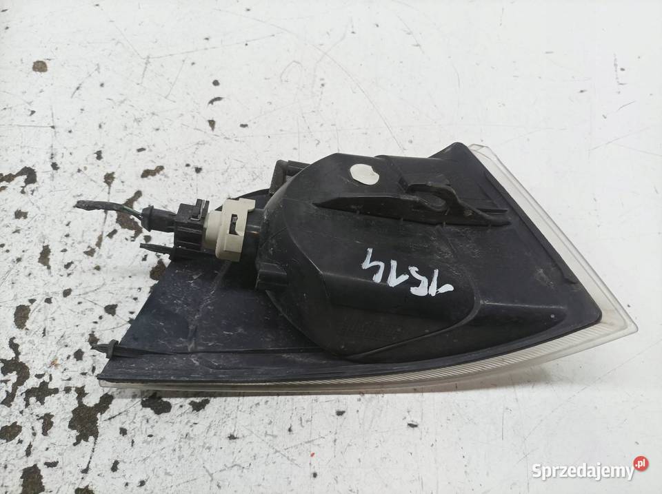 KIERUNKOWSKAZ LEWY PRZÓD Volvo V40 I 19952004 osobowe Kierunkowskazy Oświetlenie świętokrzyskie