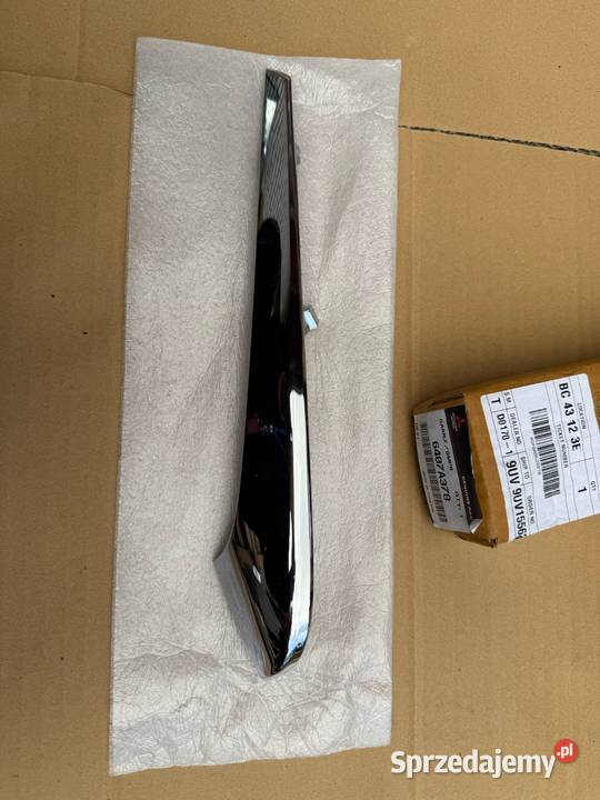 Listwa zderzaka prawa przednia Mitsubishi Space