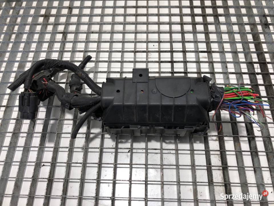 SKRZYNKA BEZPIECZNIKÓW FORD TRANSIT IV Bus 0006 sprzedam