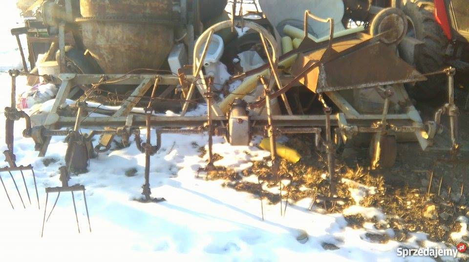 Przewracarka do siana widłowa Maszyny zielonkowe Chomranice