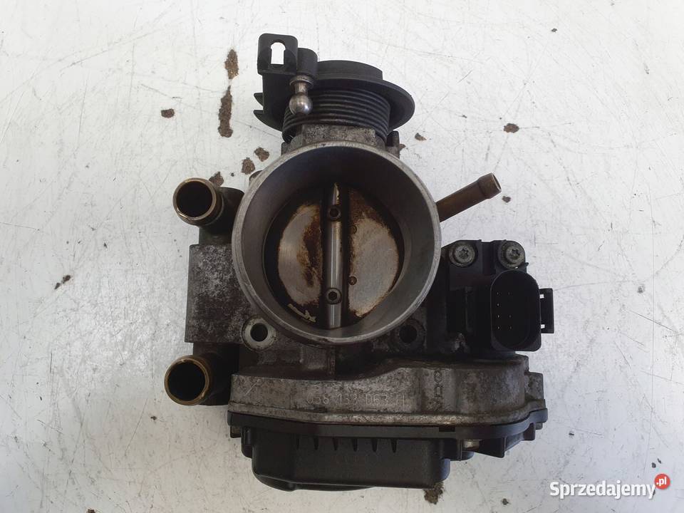 VW Passat B5 16 8V PRZEPUSTNICA 058133063H osobowe Janów
