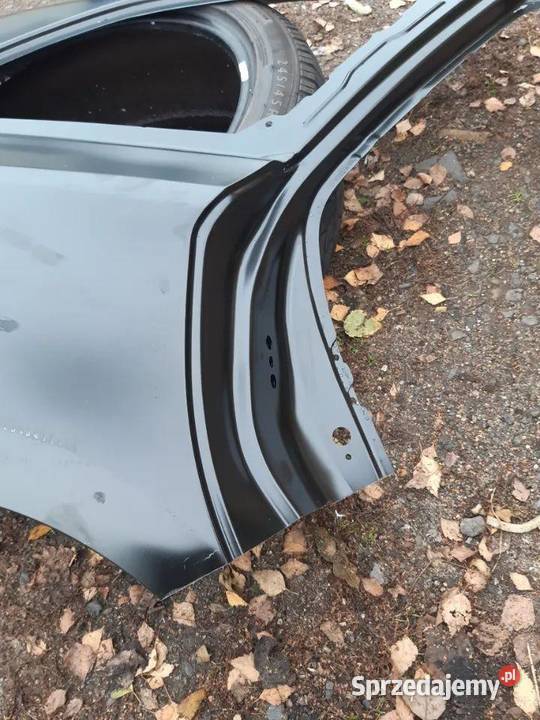 Błotnik prawy tył tylny Toyota Auris II Kombi