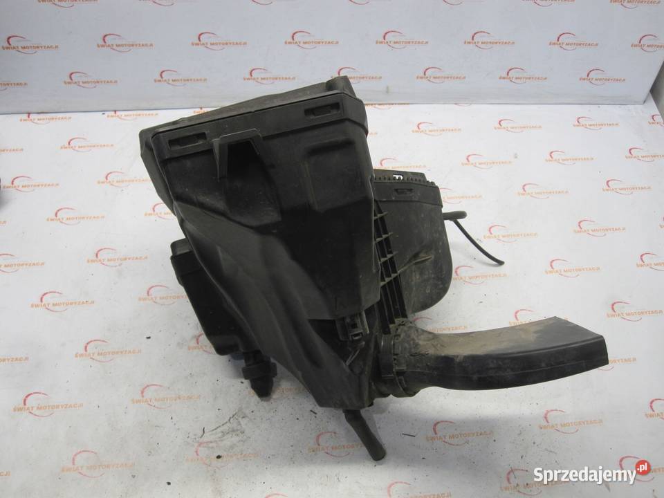 AUDI A4 B8 IV 08r obudowa filtra powietrza Obudowy filtrów