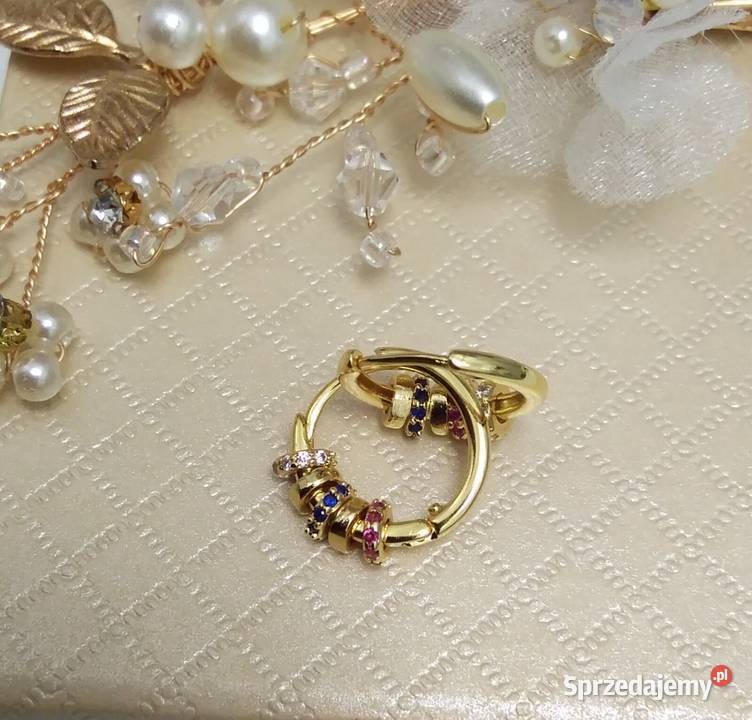 Kolczyki modułowe z charmsami w stylu Pandora