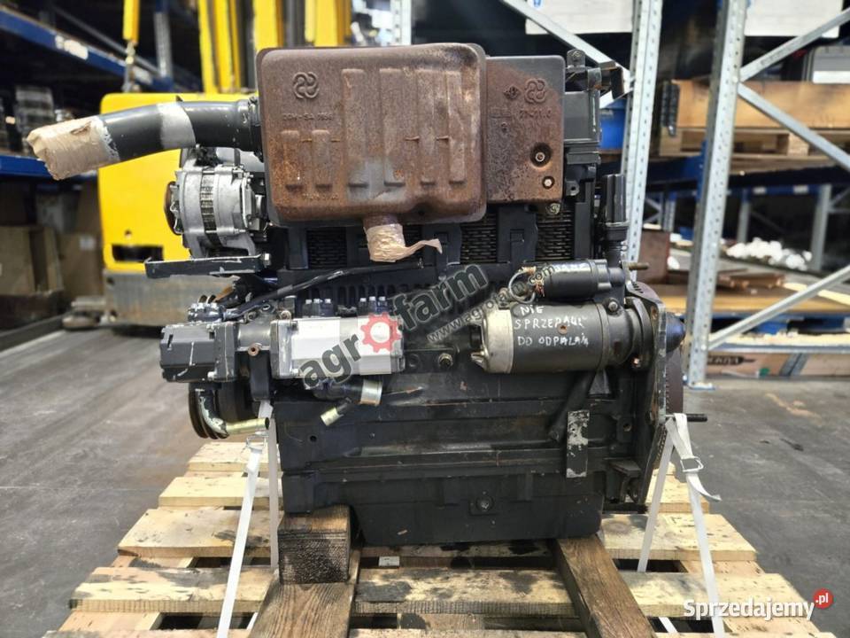 Silnik Case PJN 75 10004A Silnik i osprzęt Byków