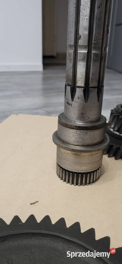 Części skrzynia massey ferguson dynashift Urzędów sprzedam