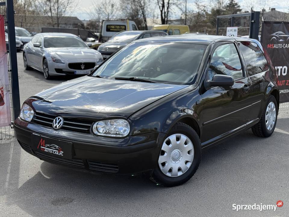 Volkswagen Golf IV 16 Benzyna 101 Klima Rok produkcji 1999 Poznań