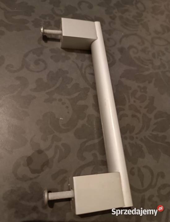 Sprzedam uchwyty 17 do szafek Brwinów