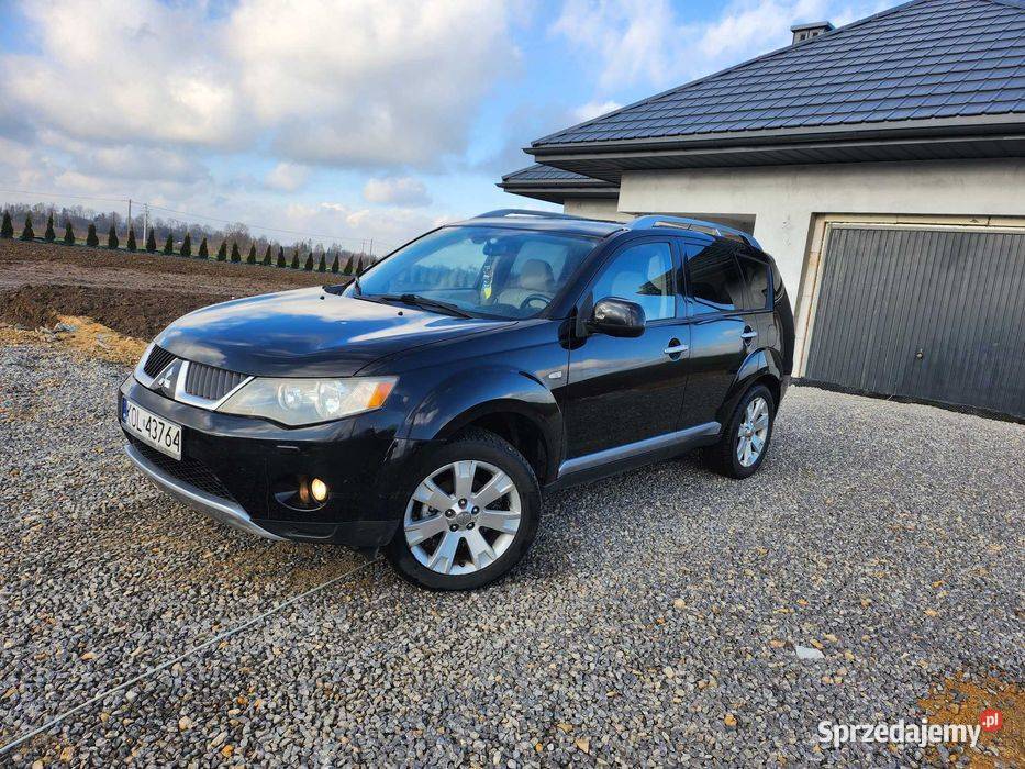 Outlander 2 4x4 7osób bez rdzy navigacja subofer elektrochrom. lusterka boczne Wolbrom