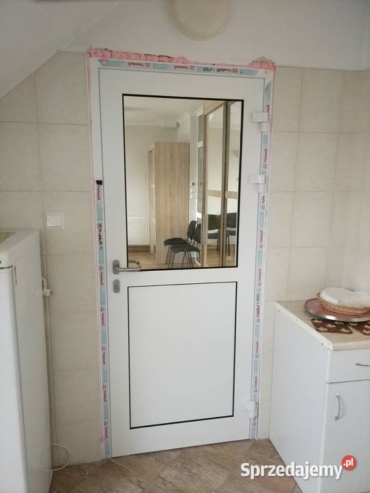 Drzwi aluminiowe z oknem podawczym pod wymiar do 92cm Pyrzyce