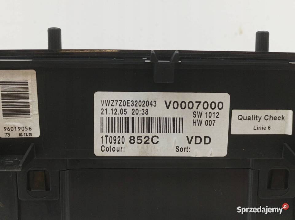 LICZNIK 1T0920852C 19 D VW Volkswagen Caddy III osobowe Liczniki i zegary Części samochodowe sprzedam