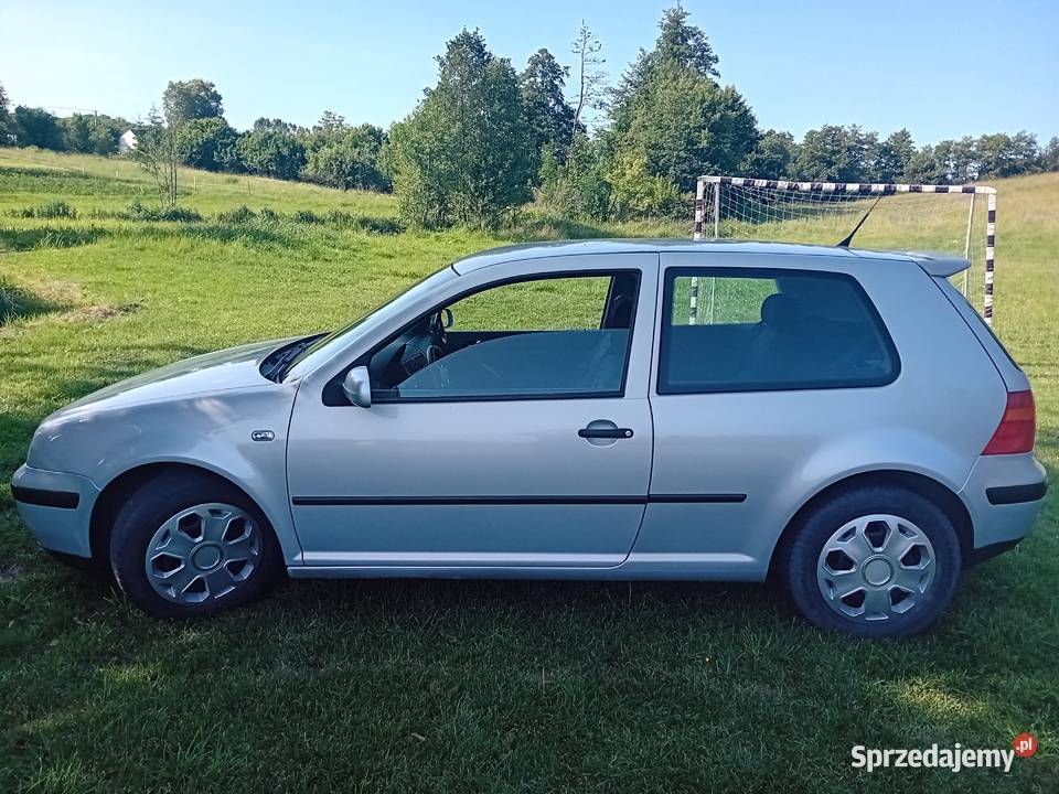 Volkswagena Golf 4 14 16V benzgaz sekwencja srebrny Leśnica sprzedam