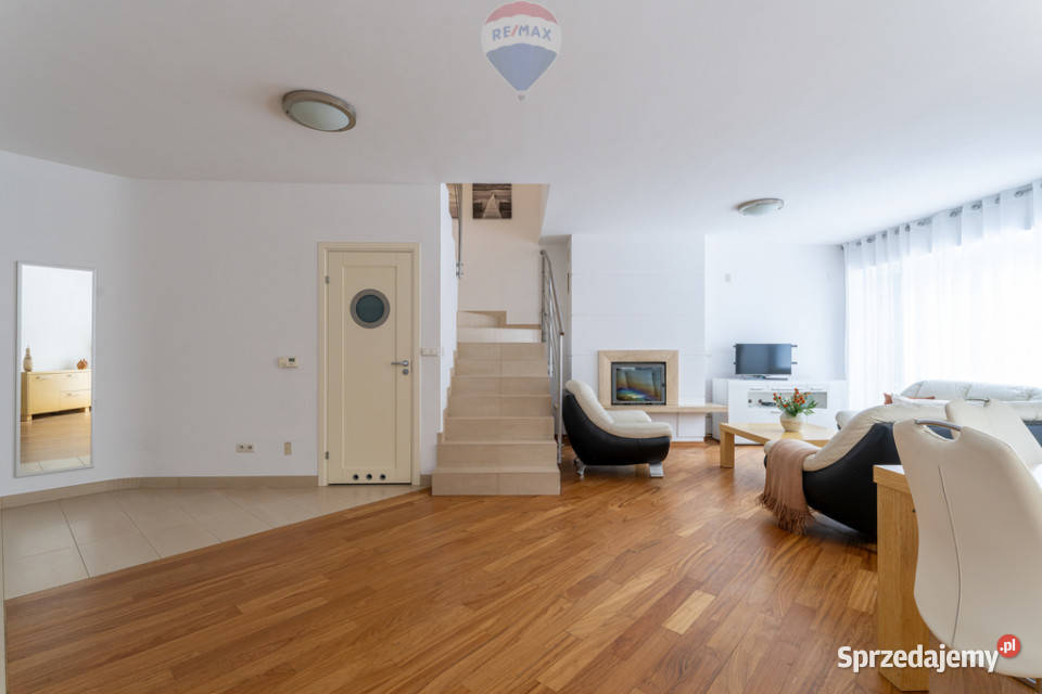 Segment 160 m z ogrodem w centrum Józefosławia 197m2 Józefosław