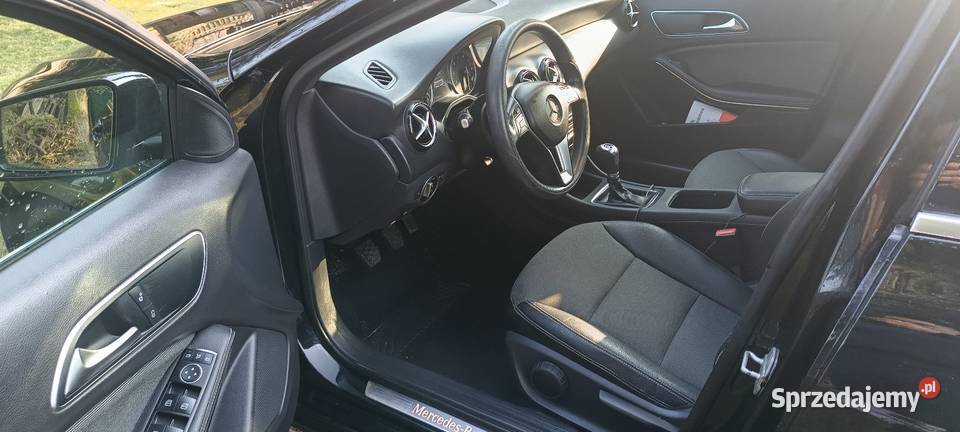Mercedes A180 Panoramadach benzyna Knurów